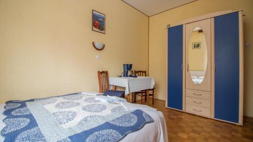 Apartments And Rooms With Parking Space Crikvenica - 5492