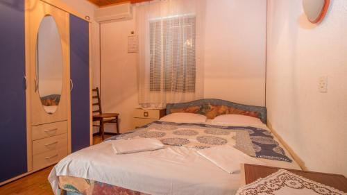 Apartments And Rooms With Parking Space Crikvenica - 5492