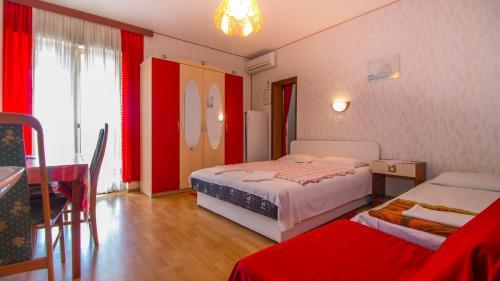 Apartments And Rooms With Parking Space Crikvenica - 5492