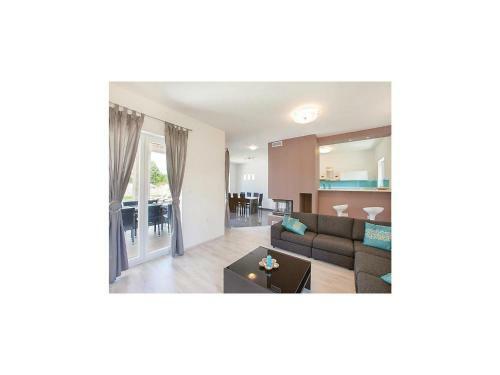 Holiday Home Labin Becici