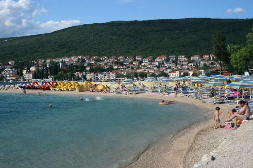 Apartment Selce 2404a