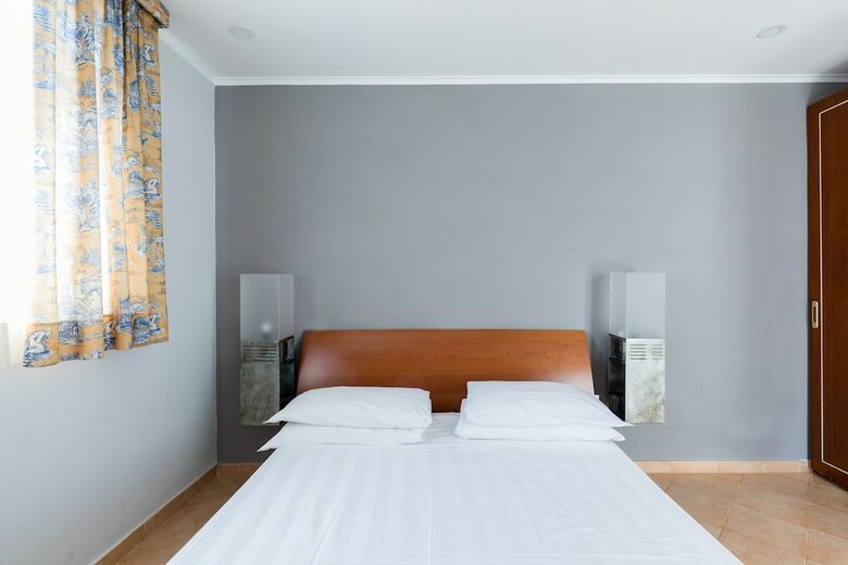 Hotel Crosti Apartments