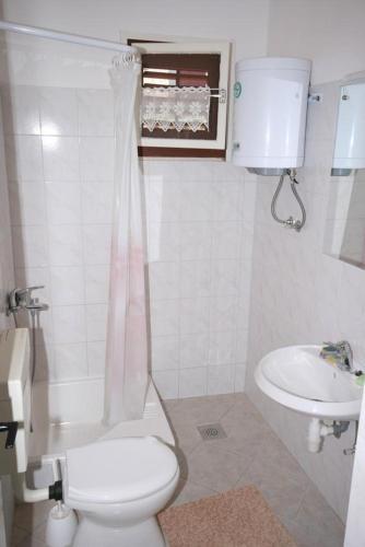 Hostal Triple Room Arbanija 1125a