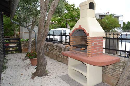 Apartments Kiki Banjole