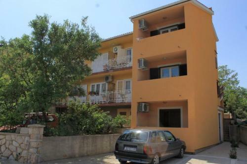 Apartment Cres 7994a
