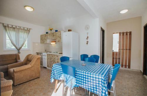 Apartments By The Sea Marina (trogir) - 5968