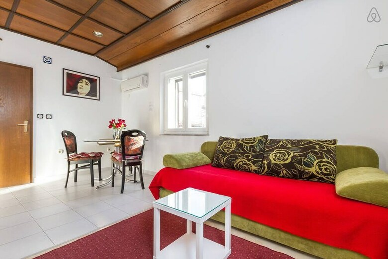 Hostal Apartments Merica