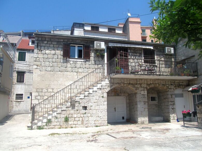 Hostal Apartments Merica