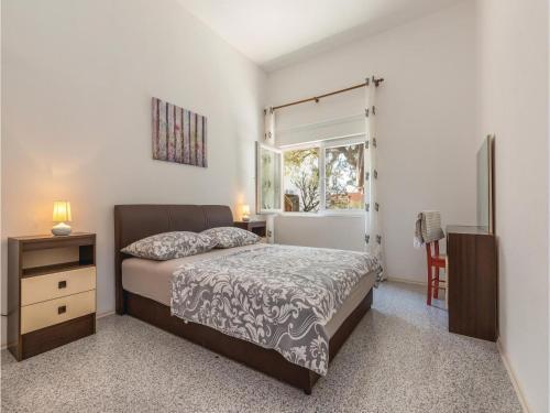 Two-bedroom Apartment Makarska 05