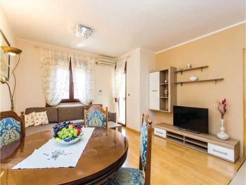 One-bedroom Apartment Vantacici 04