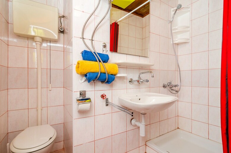 Apartments & Rooms Mihajica