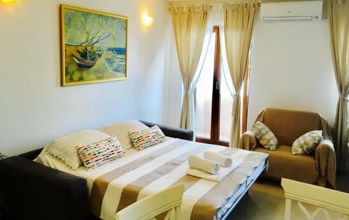 Hostal Rondina House