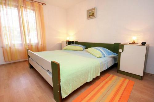 Apartment Slatine 2039a