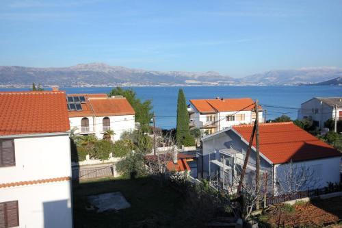 Apartment Slatine 2039a