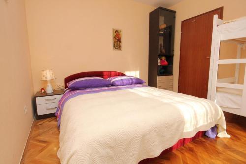 Apartment Slatine 2039a