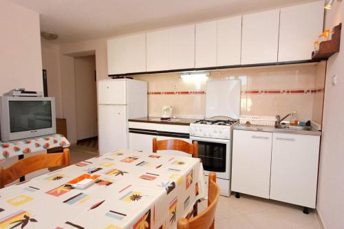 Apartment Slatine 2039a