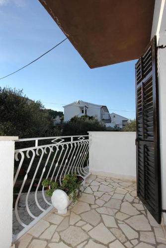 Apartment Slatine 2039a