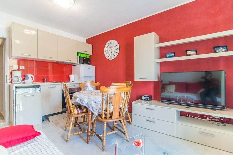 Apartments Ina