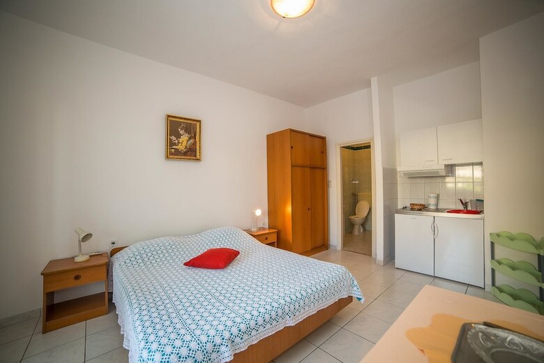 Apartments Ina