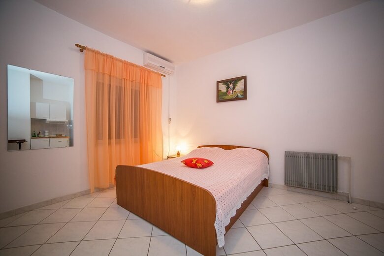 Apartments Ina