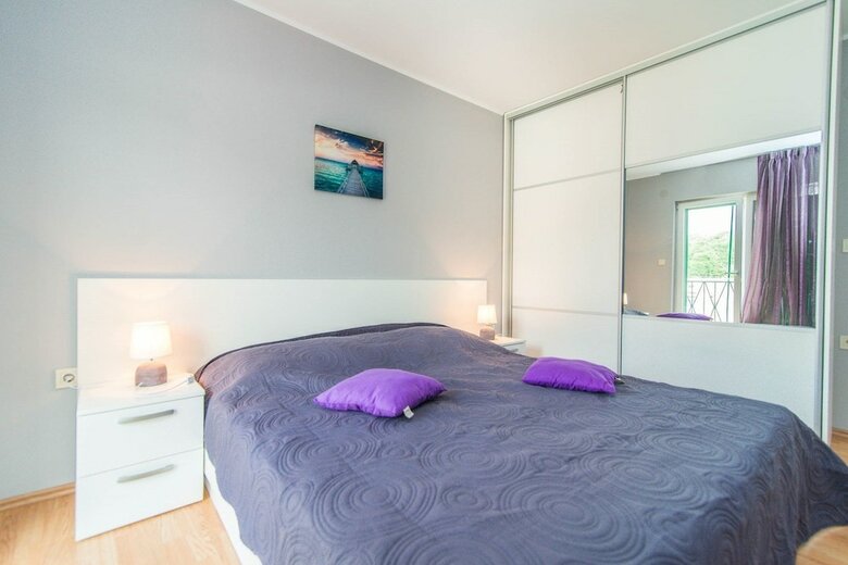 Apartments Ina