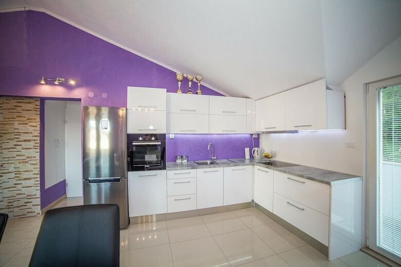 Apartments Ina