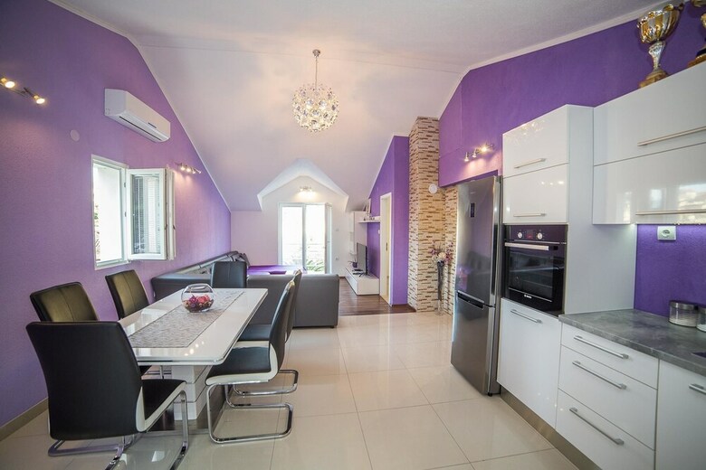 Apartments Ina