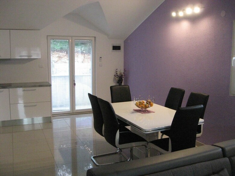Apartments Ina