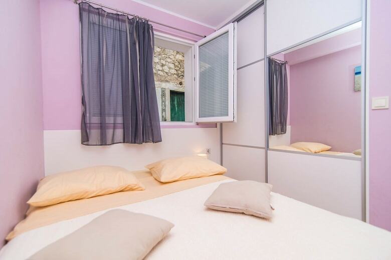 Apartments Ina