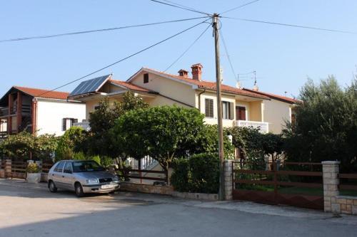 Apartments With A Parking Space Umag - 6959