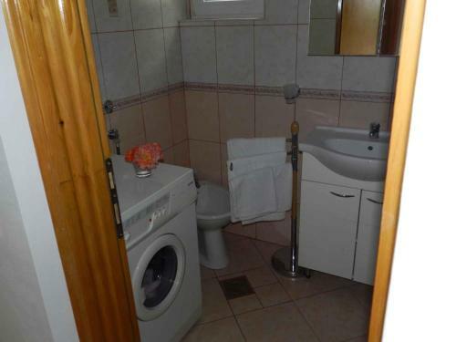 Two-bedroom Apartment In Malinska I