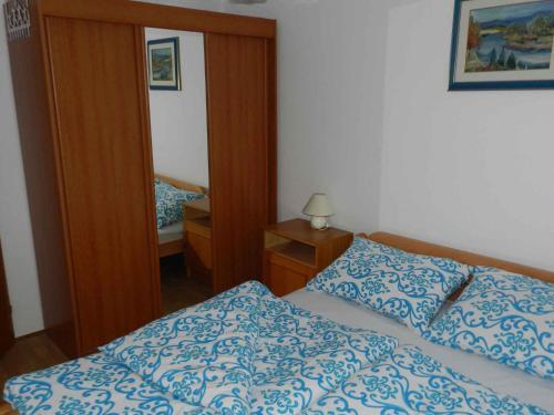 Two-bedroom Apartment In Malinska I