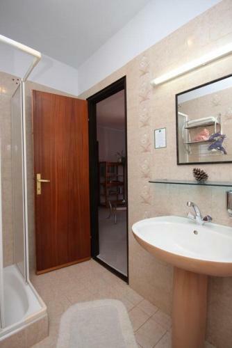 Apartments With A Parking Space Mali Losinj (losinj) - 7964