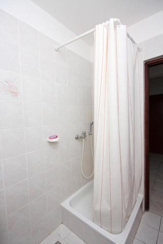 Apartments With A Parking Space Barbat (rab) - 4962