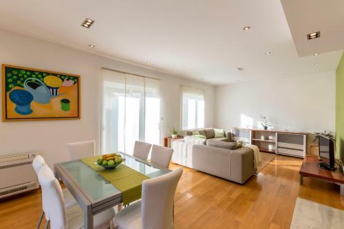 Full Apartment