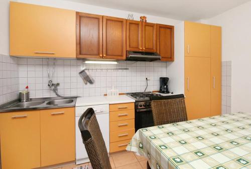 Apartment Selce 5366b