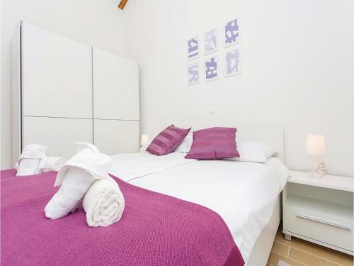 Two-bedroom Holiday Home In Sveti Vid