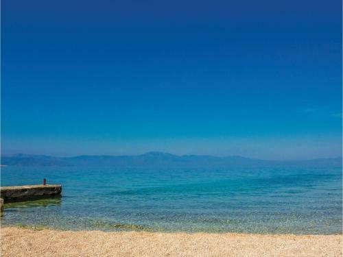 Two-bedroom Holiday Home In Sveti Vid