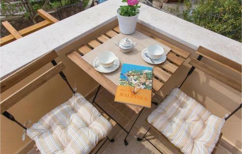 Two-bedroom Holiday Home In Sveti Vid