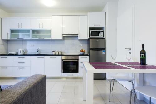 Apartments Kalelarga