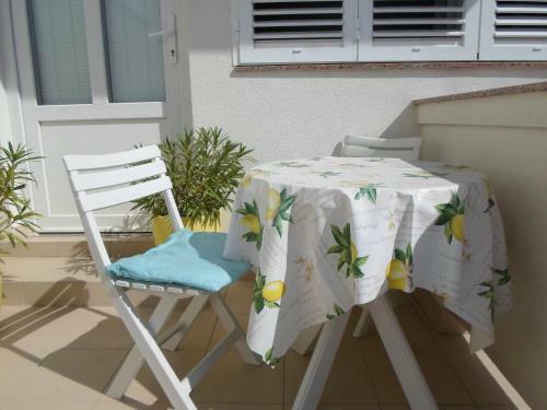 Apartamentos Casa Emma Rab