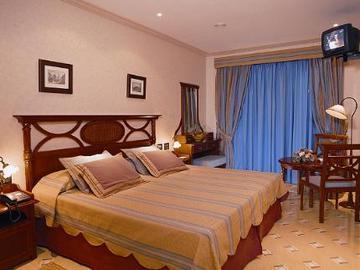 Hotel Reveron Plaza
