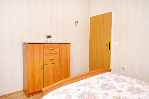 Apartment Arbanija 6062a