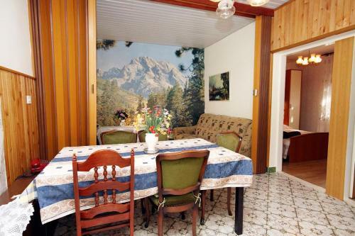 Apartment Arbanija 6062a