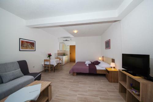 Hostal Apartments Kova?i?