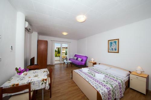 Hostal Apartments Kova?i?