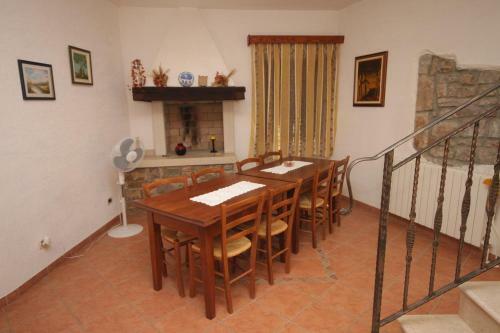 Hostal Double Room Oprtalj 7081b