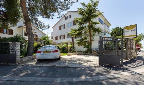 Hostal Villa Ladavac 11