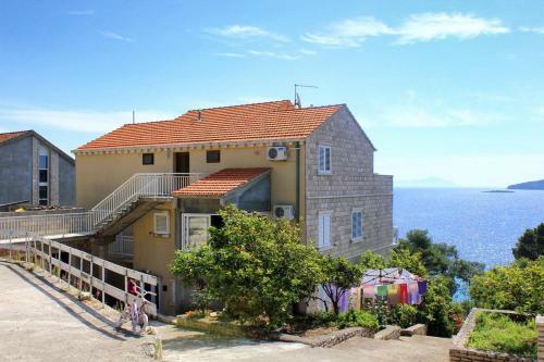 Apartment Lumbarda 4440b