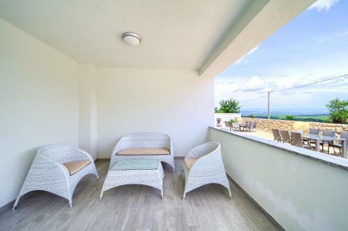 Apartments Mali Nono